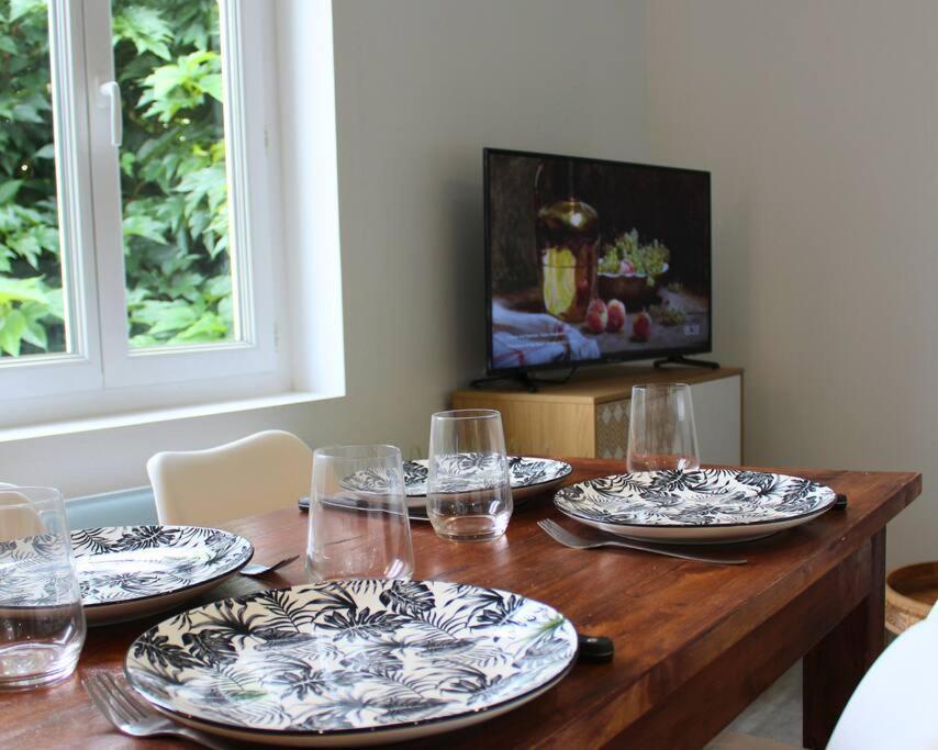 Yokohama, Duplex Avec Jardin Apartment Bourges Bagian luar foto