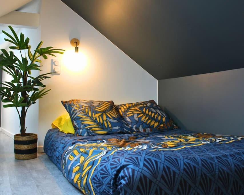 Yokohama, Duplex Avec Jardin Apartment Bourges Bagian luar foto